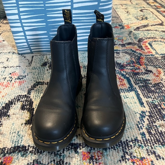 Doc Marten Chelsea Boot 2976 - Picture 2 of 7